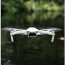 poster drone boven het water
